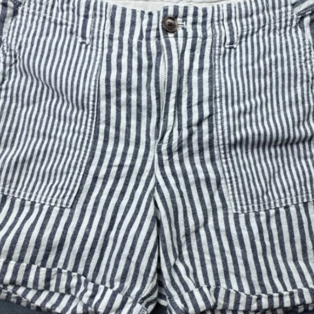Gap Girlfriend Chino Shorts Women's Size 10 Regular Striped Navy‎ & White - Picture 3 of 6